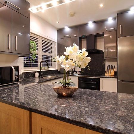 Nice 2 Bed House, Office, Wi-Fi, Free Parking Belfast Eksteriør billede