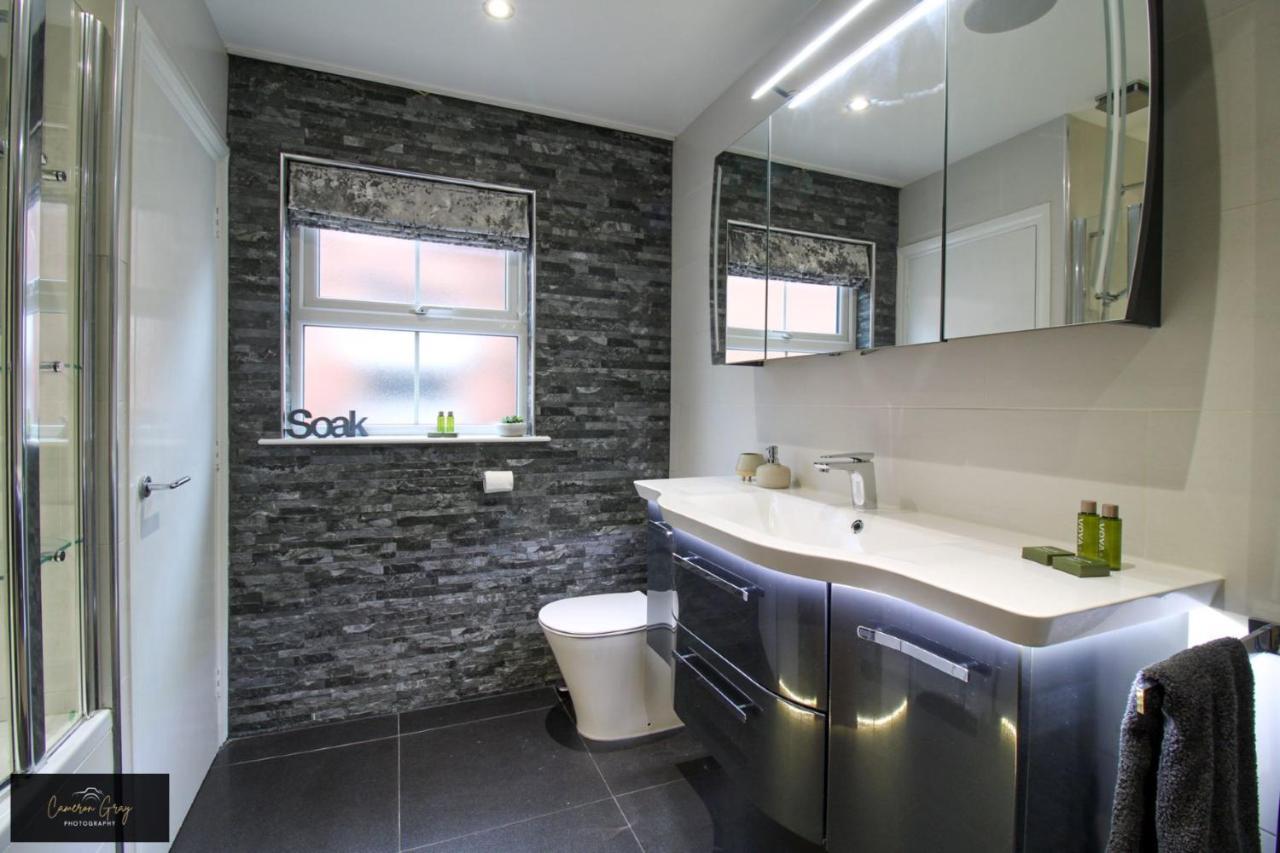 Nice 2 Bed House, Office, Wi-Fi, Free Parking Belfast Eksteriør billede